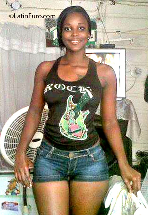 Date this charming Jamaica girl Nordi from Kingston JM2304