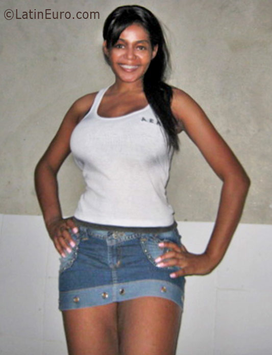 Date this good-looking Colombia girl Jeycy from Cali CO30322