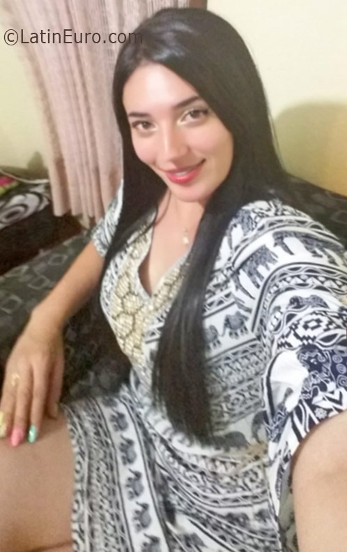 Date this hard body Colombia girl Milena from Manizales CO19105