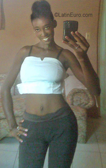 Date this foxy Jamaica girl Slim from Portmore JM2343