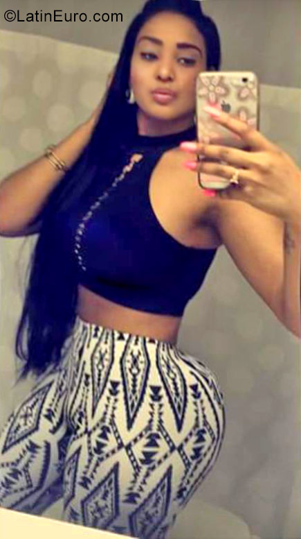 Date this tall Dominican Republic girl Fior from Santiago DO26608