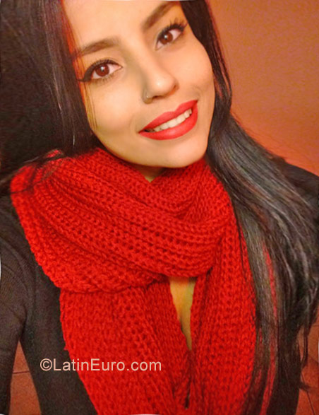 Date this hot United States girl Tayana from Newark US17702