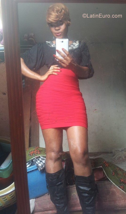 Date this good-looking Ivory Coast girl Cristaz from Abidjan IC79