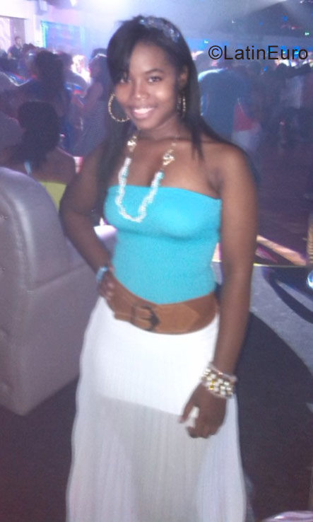 Date this sensual Colombia girl Katherine from Cali CO20294