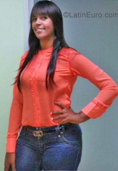 Date this charming Dominican Republic girl Antia from Santo Domingo DO41214