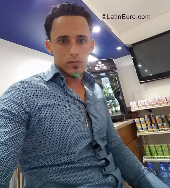 Date this georgeous Dominican Republic man Jesus from Moca DO29287