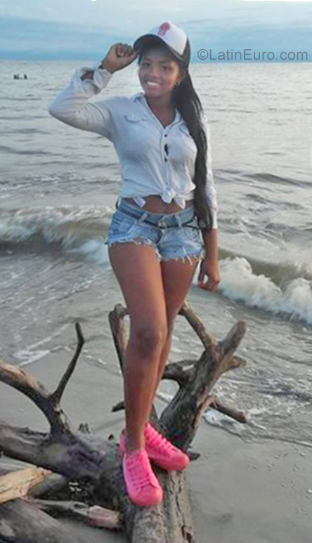 Date this hot Colombia girl Tatiana from Medellin CO25886