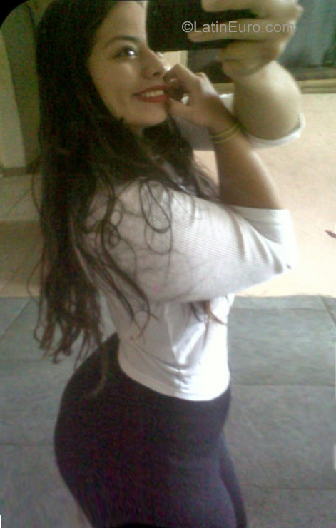 Date this athletic Venezuela girl Yusmeli from Caracas VE949