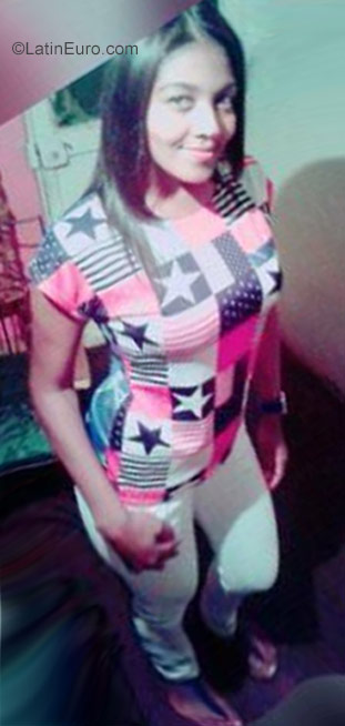 Date this pretty Venezuela girl Sandra from Caracas VE1093