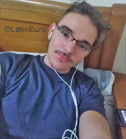 Date this beautiful Colombia man Jhon from Armenia CO23049