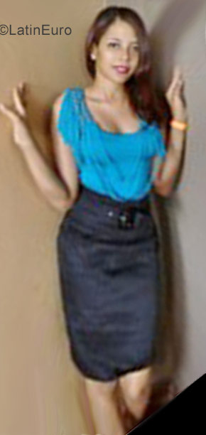 Date this tall Dominican Republic girl Sarah from Santo Domingo DO31485