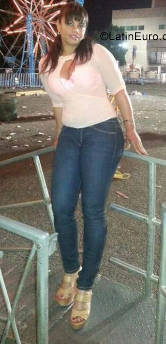 Date this pretty Dominican Republic girl Raysa from Santiago De Los Caballeros DO31736