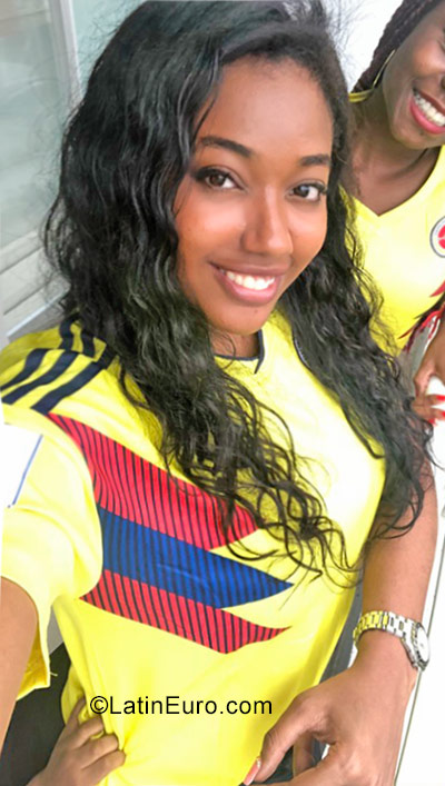 Date this passionate Colombia girl Mayer from Cali CO33861
