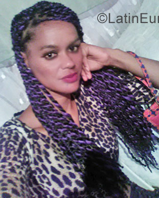 Date this stunning Dominican Republic girl Janyna from Sabaneta DO31925