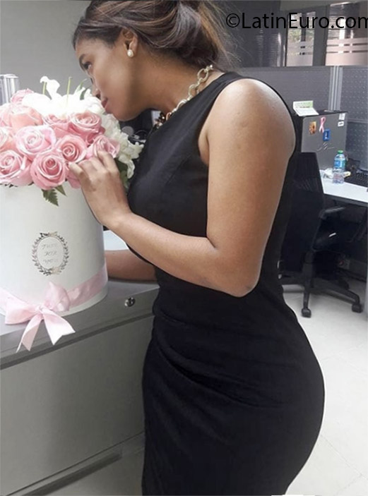 Date this sultry Dominican Republic girl Rox from Santo Domingo DO34894