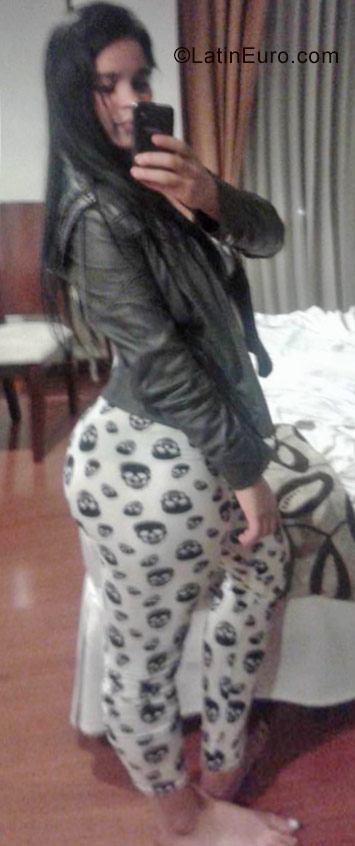 Date this pretty Colombia girl Katerin from Medellin CO23620