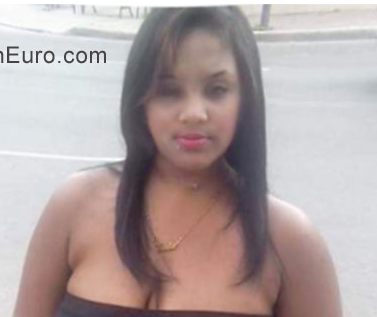 Date this good-looking Dominican Republic girl Kiara from Santiago DO31984