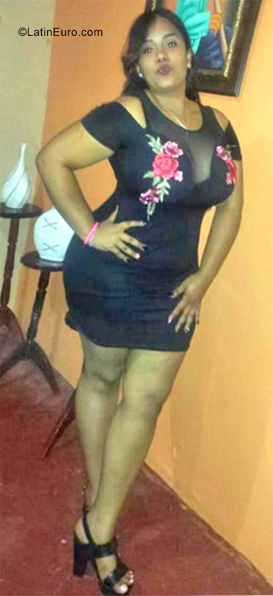 Date this attractive Dominican Republic girl Ady from La Vega DO31996