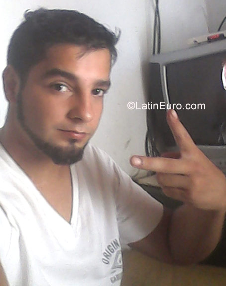 Date this hot Argentina man Walter from Santa Rosa AR132
