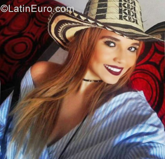 Date this good-looking Colombia girl Maria from Barranquilla CO23642