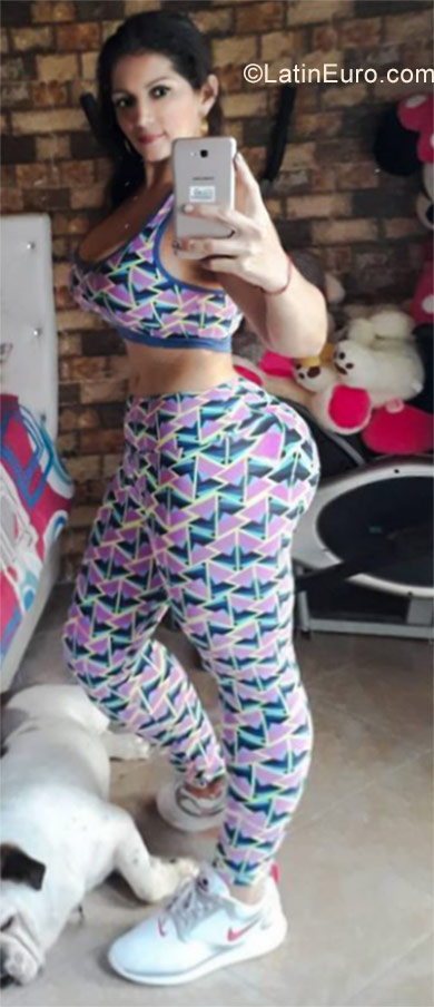 Date this cute Colombia girl Jhoanna from Cali CO23643