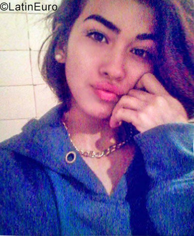 Date this hot Venezuela girl Adriana from Caracas VE1483