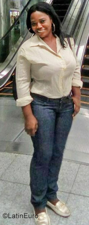 Date this hot Colombia girl Juana from Cali CO23649