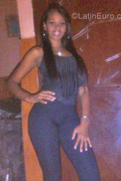 Date this nice looking Dominican Republic girl Yuly from Hato Mayor DO32047