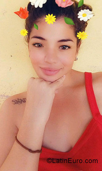 Date this funny Venezuela girl Nazareth from El Tigre VE1498