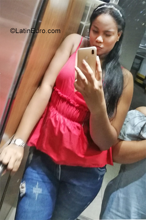 Date this cute Colombia girl Lina from Monteria CO23683