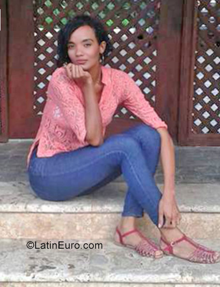 Date this beautiful Dominican Republic girl Jennifer from Santo Domingo DO32107
