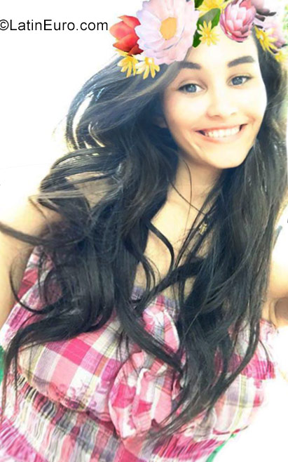 Date this hard body Venezuela girl Dilma from Anaco VE1532