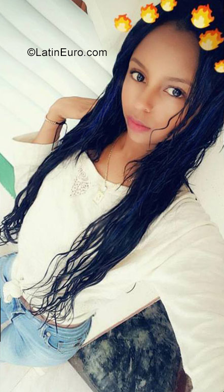 Date this cute Dominican Republic girl Weniffer from Santiago DO32123
