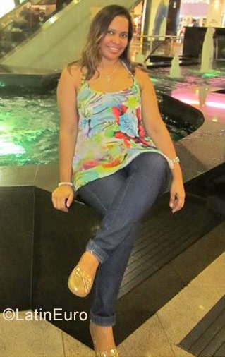 Date this tall Colombia girl Kenny from Barranquilla CO23740