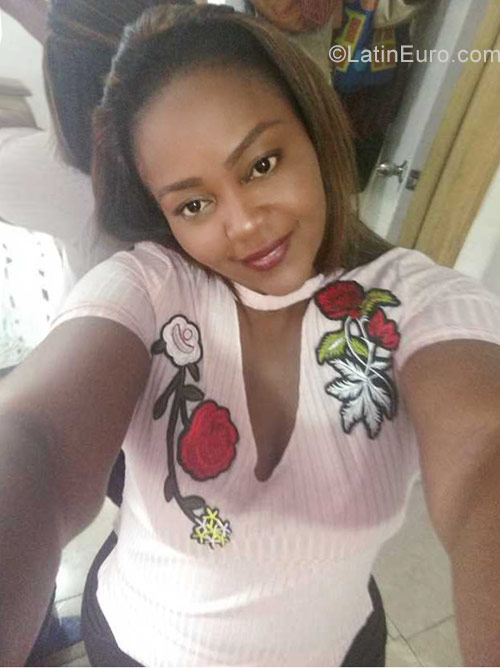 Date this beautiful Colombia girl Open from Medellin CO23753