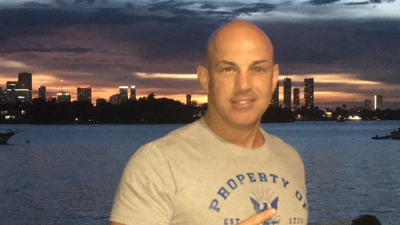 Date this georgeous United States man Sonrisa from Miami US19239