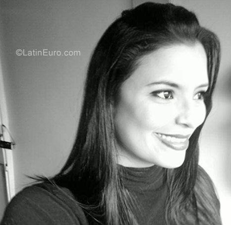 Date this attractive Venezuela girl Daniela from Barinas VE1570