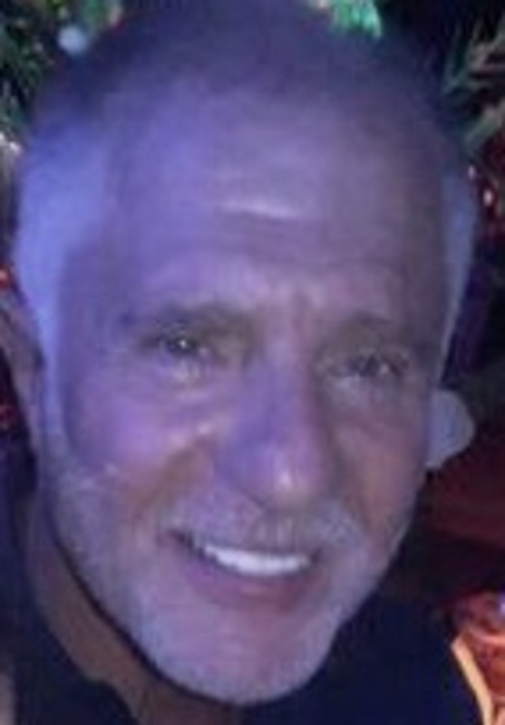 Date this sultry United States man Lacatt from Naples US19257