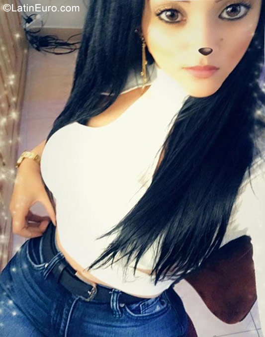 Date this fun Dominican Republic girl Jenn from Santo Domingo DO32250