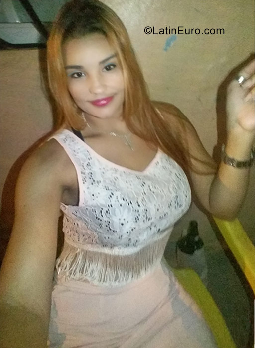 Date this tall Dominican Republic girl Yoselin from Santo Domingo DO32255