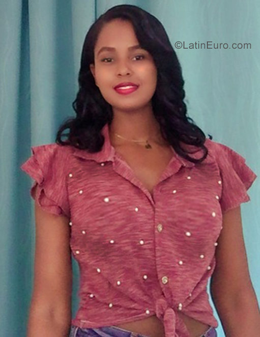 Date this cute Dominican Republic girl Loren from Santo Domingo DO36698