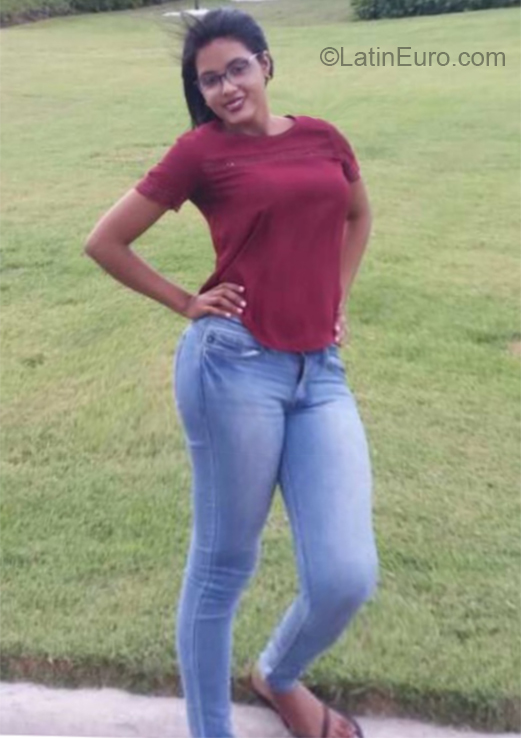 Date this attractive Dominican Republic girl Maria from Santiago DO32317