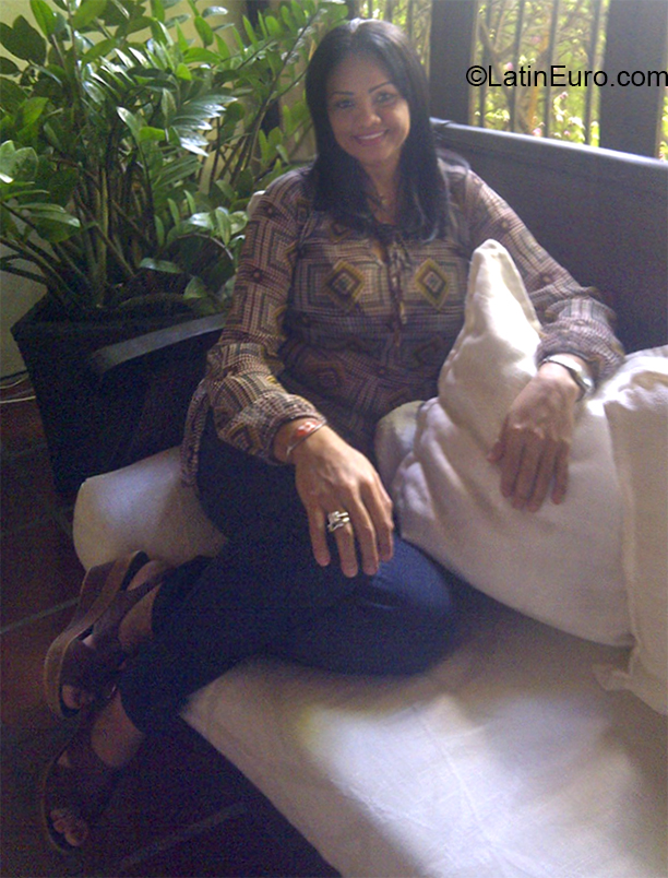 Date this good-looking Venezuela girl Ayaris from Valle de la pascua VE1605