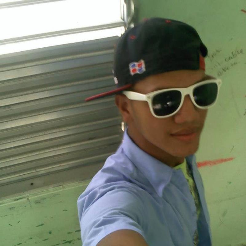 Date this tall Dominican Republic man Eddy from Nagua DO32333