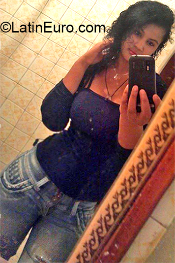 Date this charming Colombia girl Madelin from Bogota CO23854