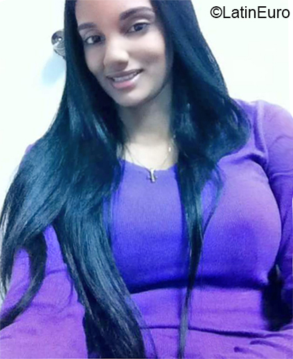 Date this voluptuous Dominican Republic girl Vanessa from Santo Domingo DO34074