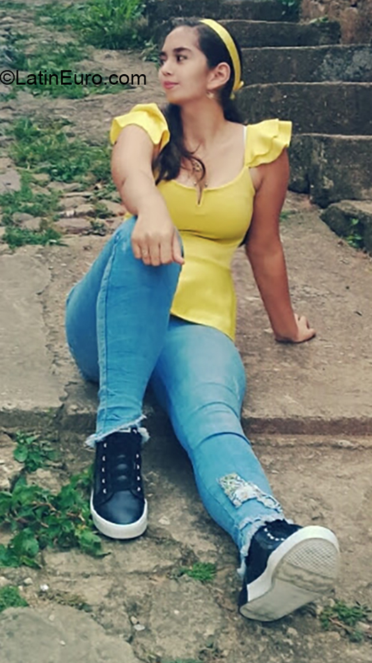Date this tall Colombia girl Muya from Ocana CO23859