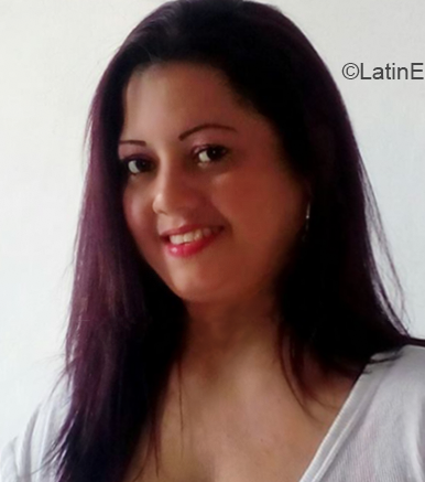 Date this voluptuous Colombia girl Sandra from Pereira CO23863