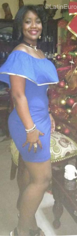 Date this charming Dominican Republic girl YANELY from Santo Domingo DO32390