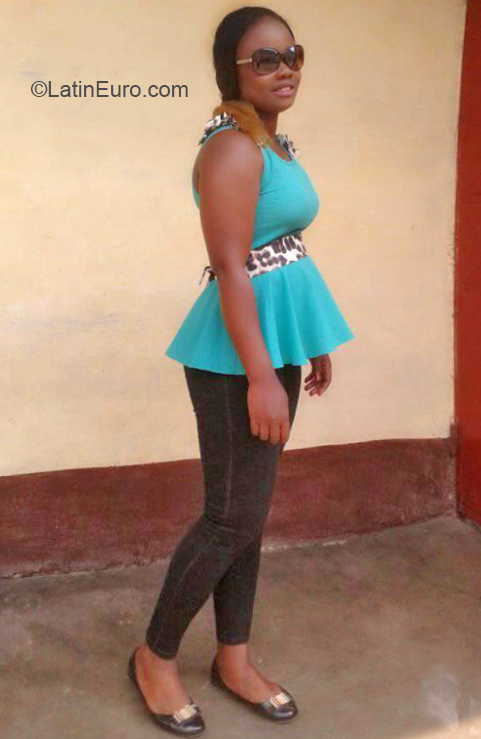 Date Mandounou, female, 28, Congo girl from Brazzaville, CG6, Latin